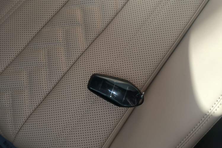 Used BYD Song L DM-i 2024 160 km Excellence Version Interior 1