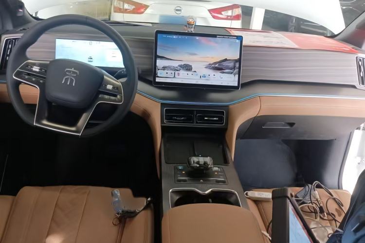 Used BYD Song L DM-i 2024 112 km Beyond Edition Interior 1