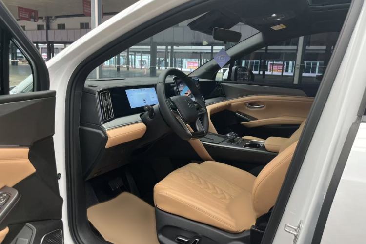 Used BYD Song L DM-i 2024 112 km Beyond Edition Interior 2