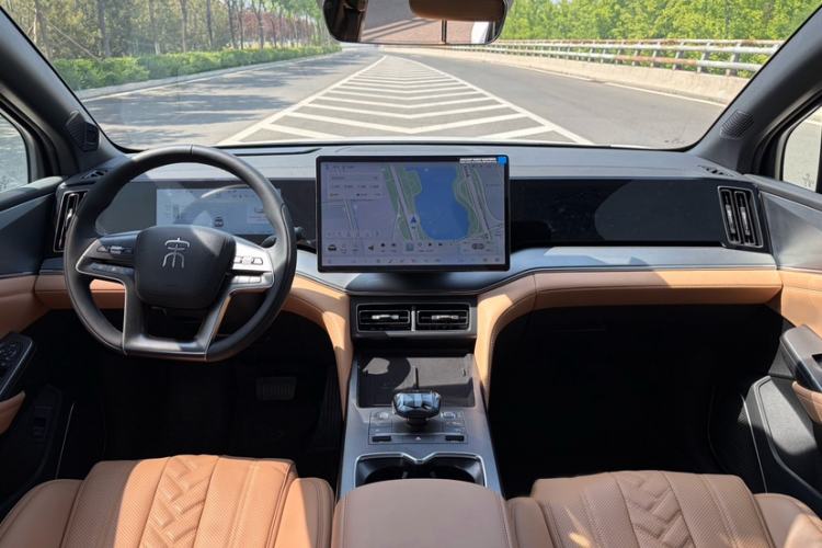 Used BYD Song L DM-i 2024 160km Beyond Edition Interior 2