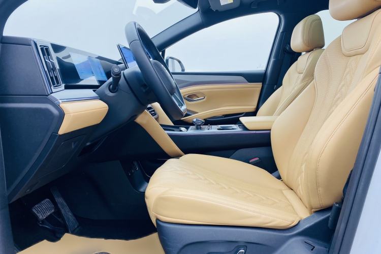 Used BYD Song L DM-i 2024 160 km Excellence Version Interior 2