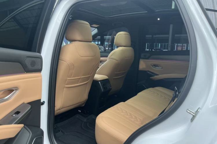 Used BYD Song L DM-i 2024 112 km Beyond Edition Interior 3