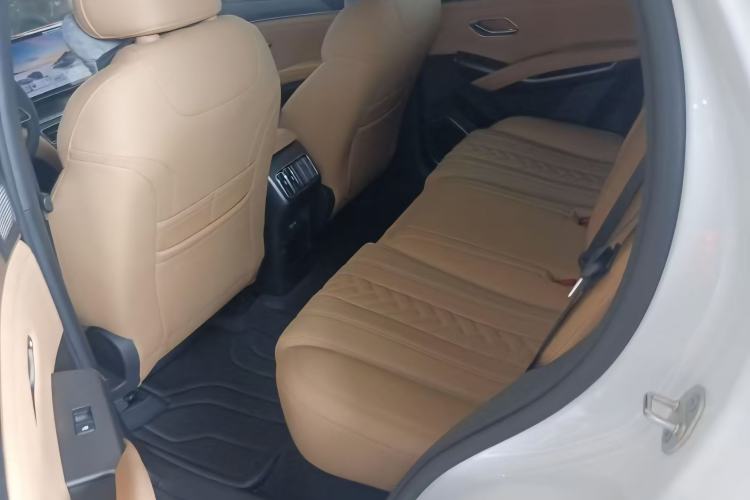 Used BYD Song L DM-i 2024 112 km Beyond Edition Interior 5