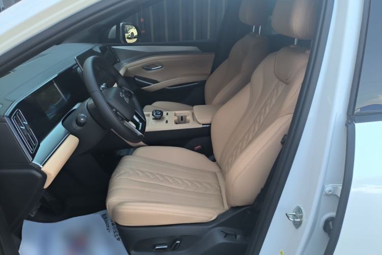 Used BYD Song L DM-i 2024 160 km Excellence Version Left Front Seat