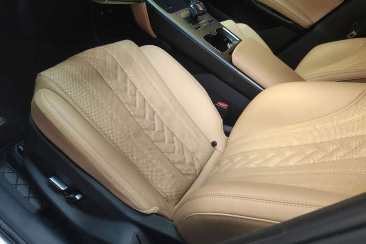 Used BYD Song L DM-i 2024 112 km Beyond Edition Left Front Seat
