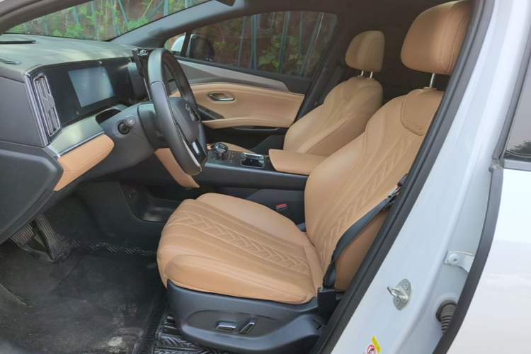 Used BYD Song L DM-i 2024 112 km Beyond Edition Left Front Seat