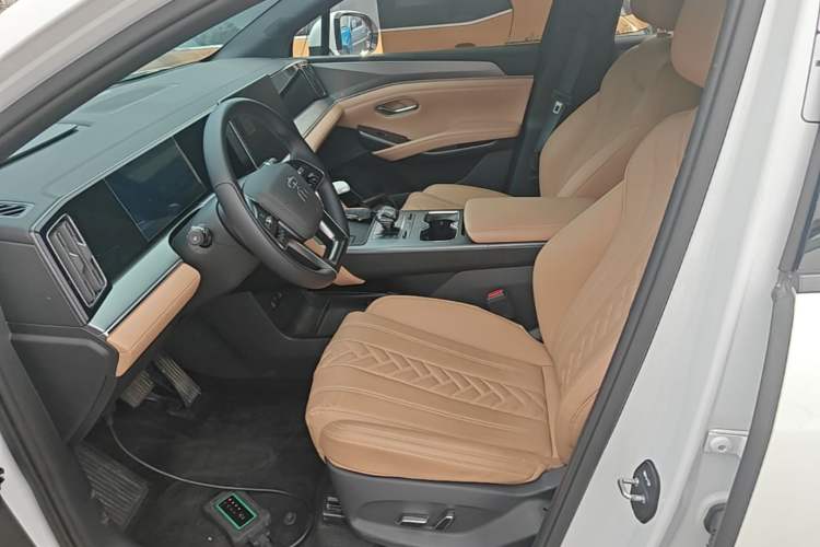 Used BYD Song L DM-i 2024 112 km Beyond Edition Left Front Seat