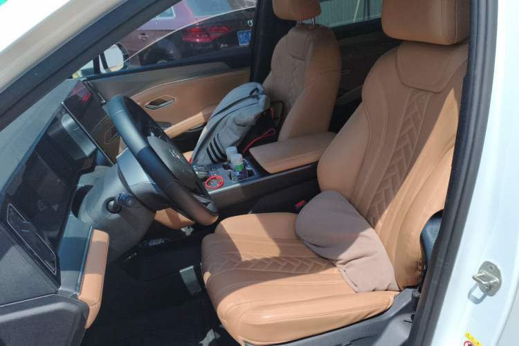 Used BYD Song L DM-i 2024 160 km Excellence Version Left Front Seat