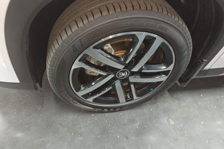 Used BYD Song L DM-i 2024 112 km Leading Edition Left Front Wheel Hub