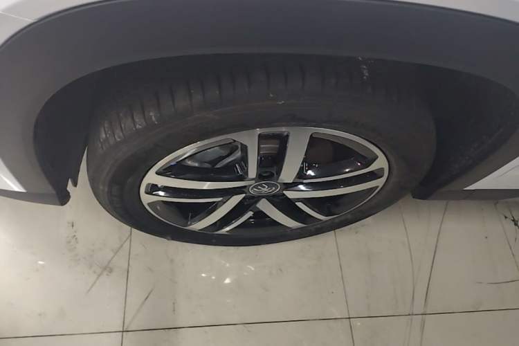 Used BYD Song L DM-i 2024 112 km Beyond Edition Left Front Wheel Hub