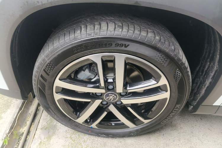 Used BYD Song L DM-i 2024 112 km Beyond Edition Left Front Wheel Hub