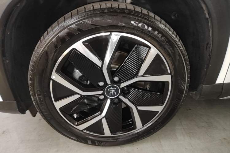 Used BYD Song L DM-i 2024 160 km Excellence Version Left Front Wheel Hub