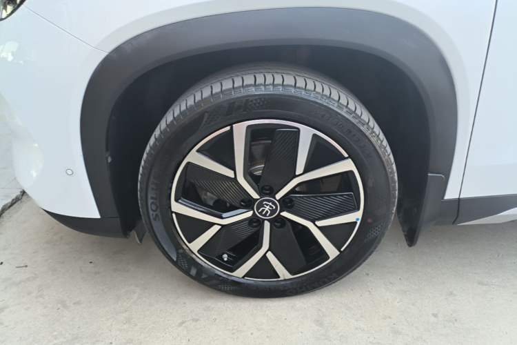 Used BYD Song L DM-i 2024 160 km Excellence Version Left Front Wheel Hub