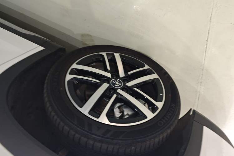 Used BYD Song L DM-i 2024 112 km Beyond Edition Left Front Wheel Hub