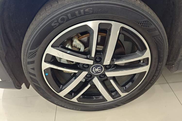 Used BYD Song L DM-i 2024 112 km Beyond Edition Left Front Wheel Hub