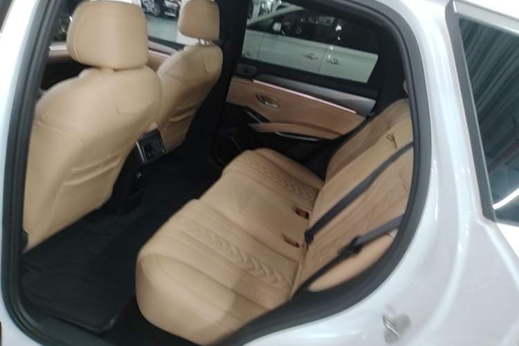 Used BYD Song L DM-i 2024 160 km Excellence Version Left Rear Seat