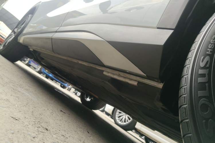 Used BYD Song L DM-i 2024 112 km Beyond Edition Left Side Sill