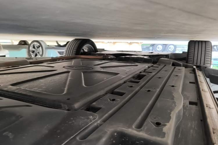 Used BYD Song L DM-i 2024 112 km Beyond Edition Left Side Sill