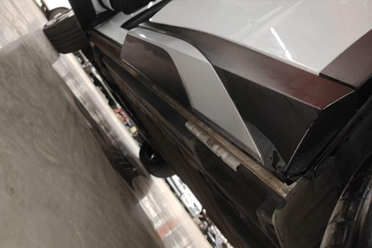Used BYD Song L DM-i 2024 160 km Excellence Version Left Side Sill
