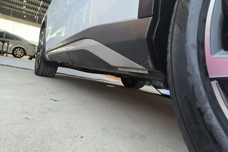 Used BYD Song L DM-i 2024 160 km Excellence Version Left Side Sill