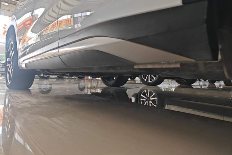 Used BYD Song L DM-i 2024 112 km Leading Edition Left Side Sill