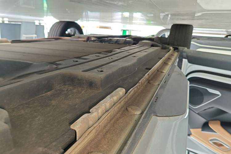 Used BYD Song L DM-i 2024 112 km Beyond Edition Left Side Sill