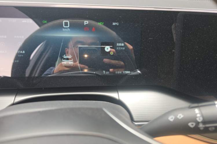 Used BYD Song L DM-i 2024 112 km Leading Edition Odometer Close Up