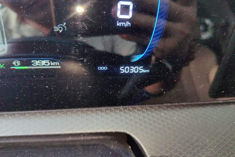 Used BYD Song L DM-i 2024 112 km Beyond Edition Odometer Close Up