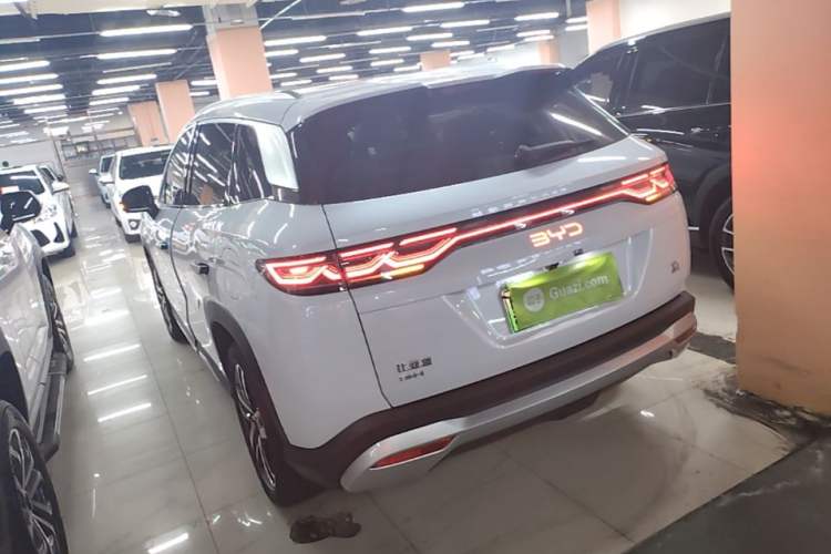 Used BYD Song L DM-i 2024 112 km Beyond Edition Rear Left 45 Deg