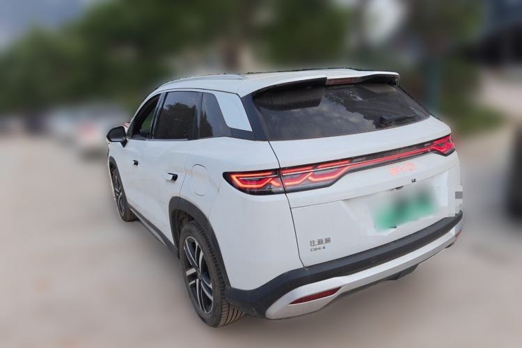 Used BYD Song L DM-i 2024 112 km Beyond Edition Rear Left 45 Deg