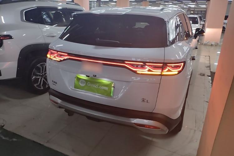 Used BYD Song L DM-i 2024 112 km Beyond Edition Rear Right 45 Deg