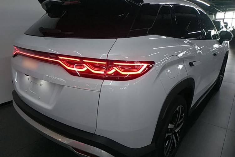 Used BYD Song L DM-i 2024 112 km Beyond Edition Rear Right 45 Deg