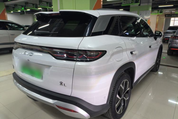 Used BYD Song L DM-i 2024 160 km Excellence Version Rear Right 45 Deg