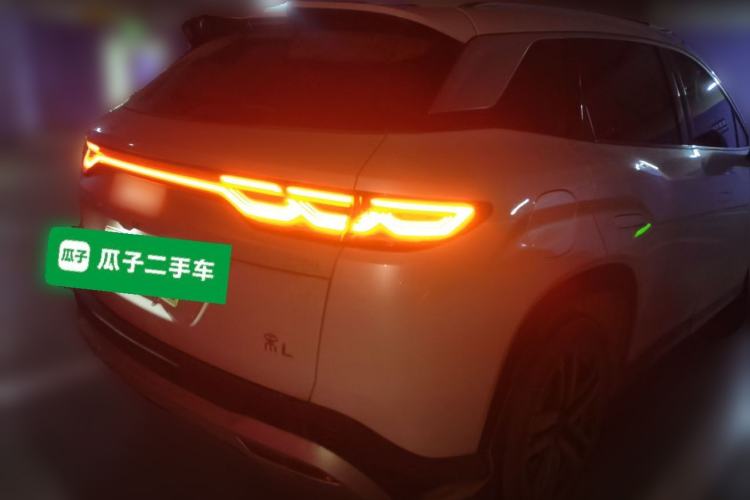 Used BYD Song L DM-i 2024 112 km Beyond Edition Rear Right 45 Deg