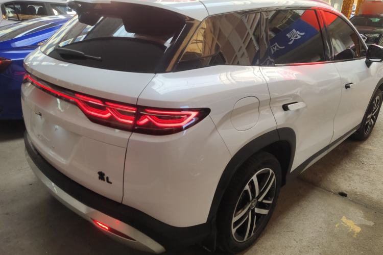 Used BYD Song L DM-i 2024 112 km Beyond Edition Rear Right 45 Deg