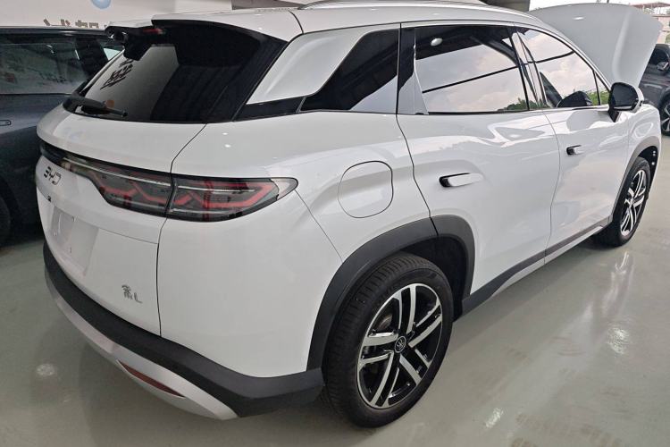 Used BYD Song L DM-i 2024 112 km Beyond Edition Rear Right 45 Deg