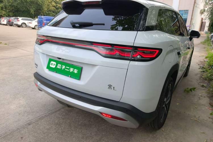 Used BYD Song L DM-i 2024 112 km Beyond Edition Rear Right 45 Deg