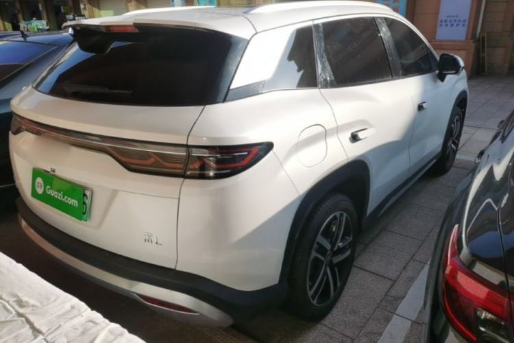 Used BYD Song L DM-i 2024 112 km Beyond Edition Rear Right 45 Deg