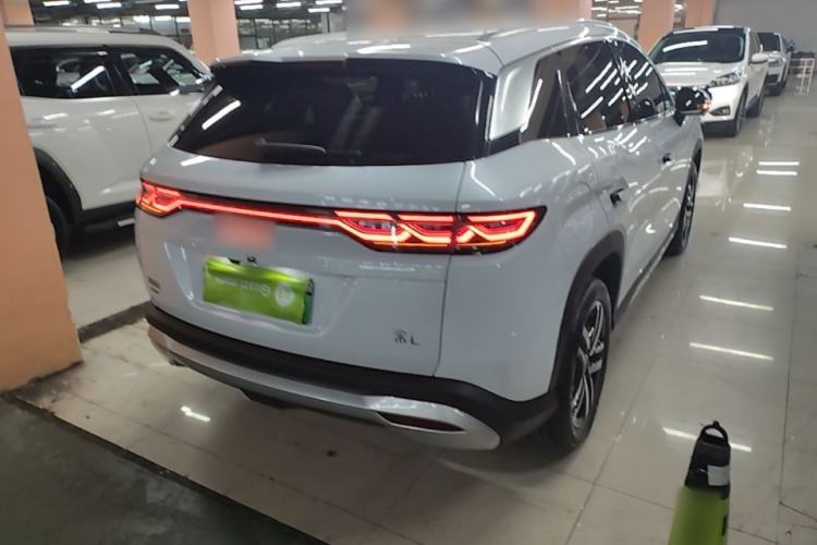 Used BYD Song L DM-i 2024 112 km Beyond Edition Rear Right 45 Deg