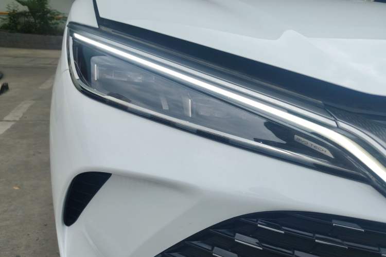 Used BYD Song L DM-i 2024 112 km Beyond Edition Right Front Headlight