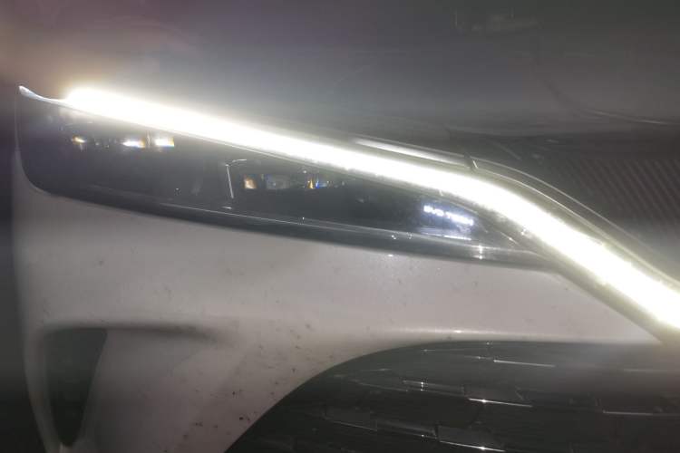 Used BYD Song L DM-i 2024 112 km Beyond Edition Right Front Headlight
