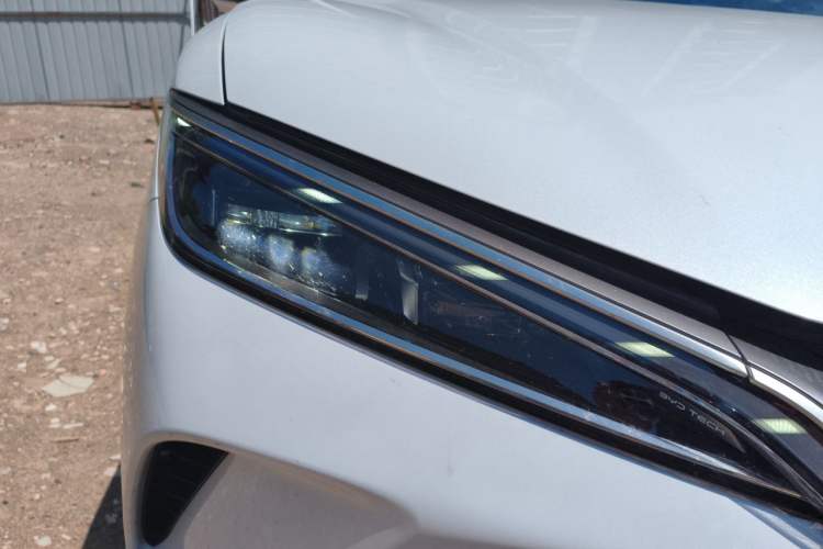 Used BYD Song L DM-i 2024 160 km Excellence Version Right Front Headlight