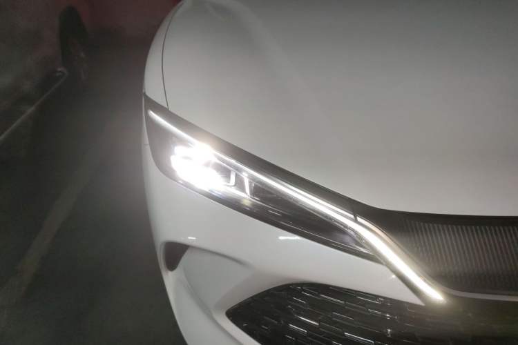 Used BYD Song L DM-i 2024 112 km Leading Edition Right Front Headlight