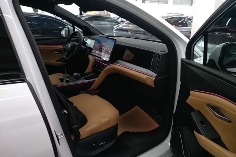 Used BYD Song L DM-i 2024 160 km Excellence Version Right Front Seat
