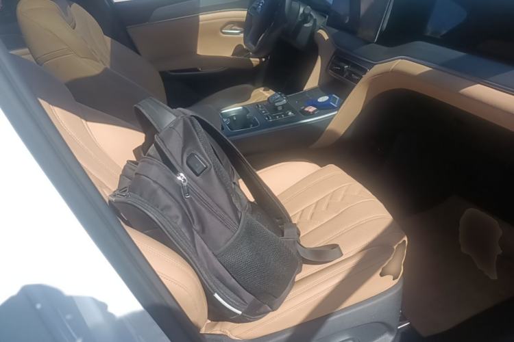 Used BYD Song L DM-i 2024 112 km Beyond Edition Right Front Seat