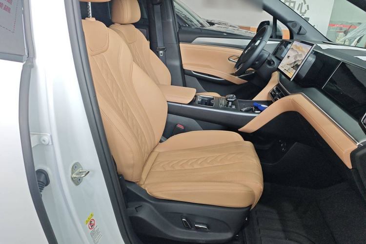 Used BYD Song L DM-i 2024 112 km Beyond Edition Right Front Seat