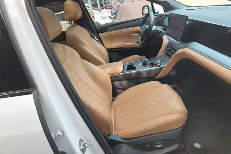 Used BYD Song L DM-i 2024 112 km Beyond Edition Right Front Seat