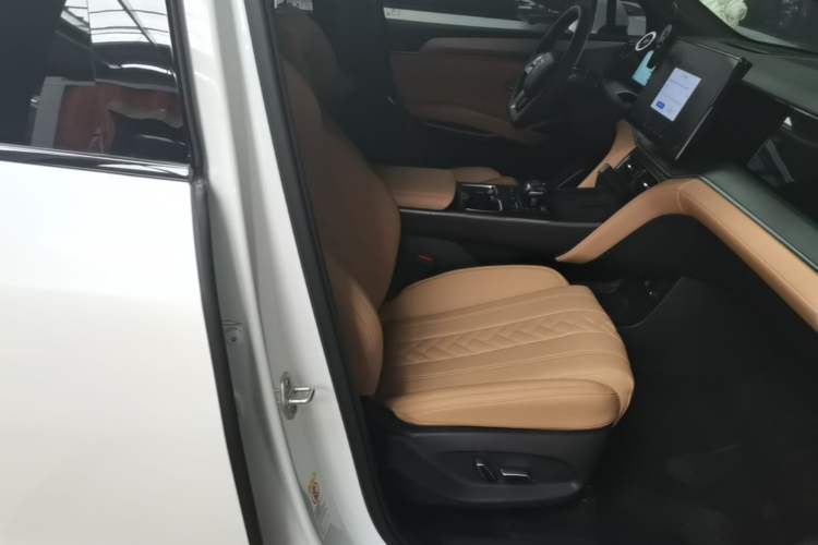 Used BYD Song L DM-i 2024 160km Beyond Edition Right Front Seat