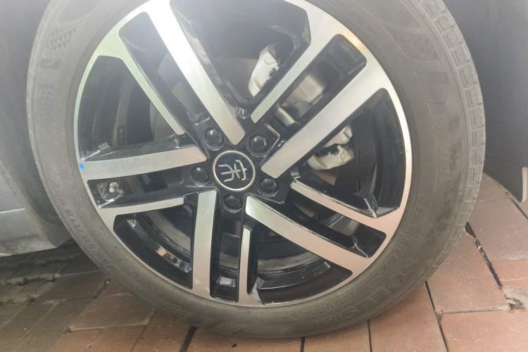 Used BYD Song L DM-i 2024 112 km Leading Edition Right Front Wheel Hub