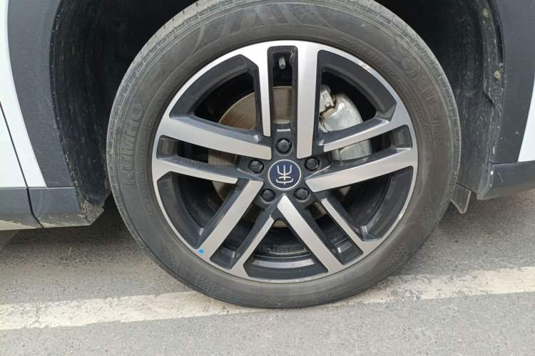 Used BYD Song L DM-i 2024 112 km Beyond Edition Right Front Wheel Hub